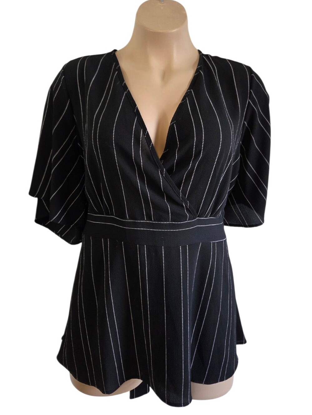 Torrid Black White Striped Faux Wrap Smocked Waist Short Sleeve Flowing Top Sz 4